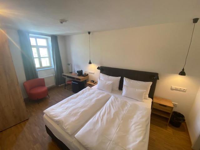 Altstadthotel Alt & Jung Регенсбург Экстерьер фото
